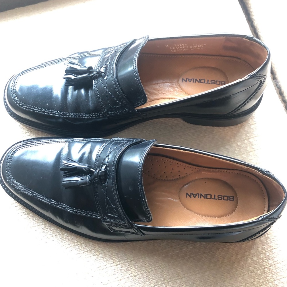 Bostonian Black Leather Tassel Loafers